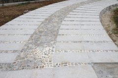 dettaglio-pavimentazione-in-pietra-scaled
